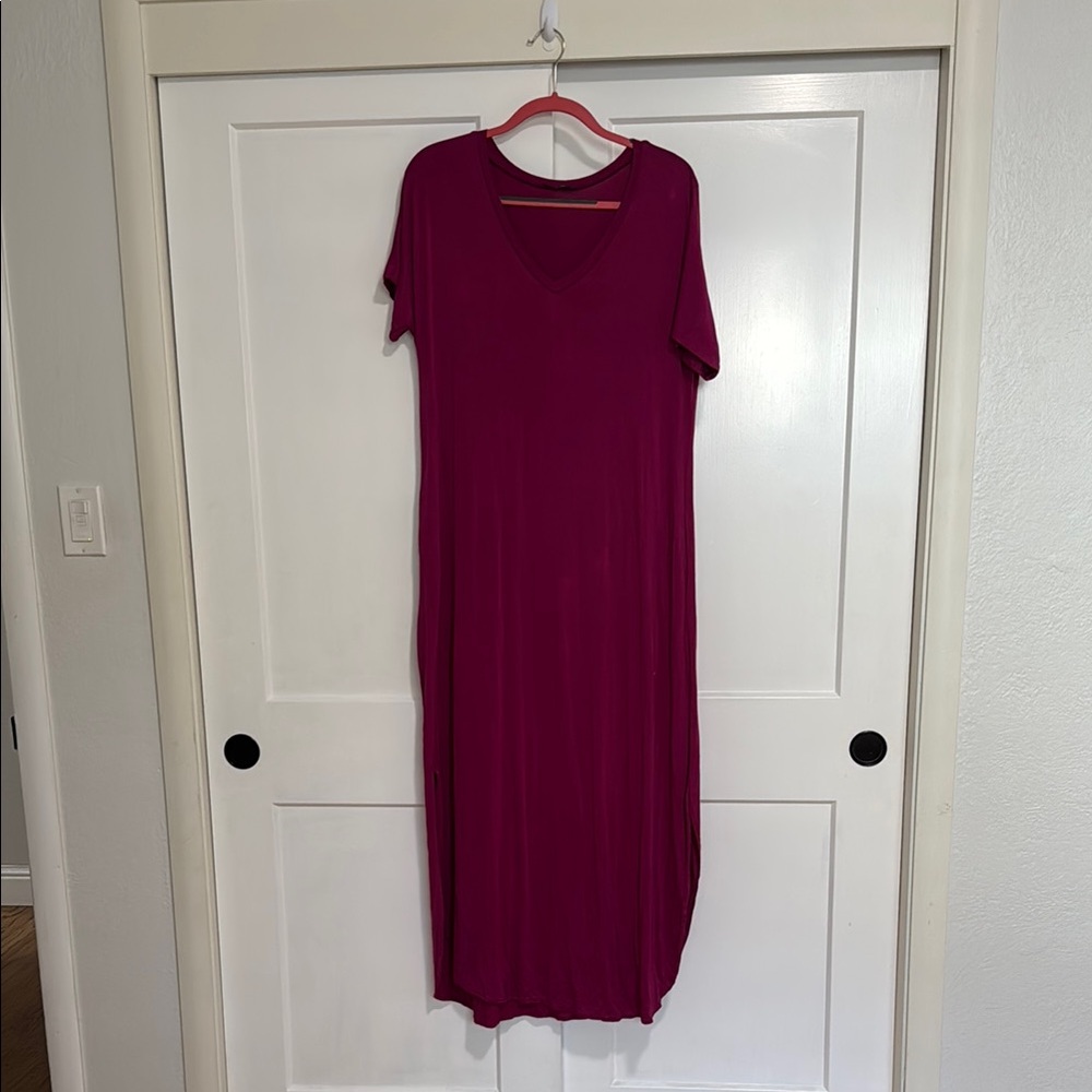 Red Casual Maxi Dress with V-Neck and Short Sleeves